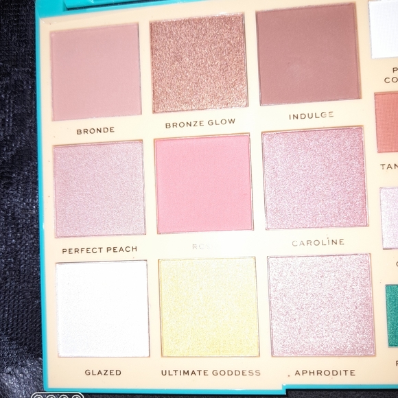 ‼‼JUST IN‼‼ New in box-revolution Roxi & ultimate - Picture 8 of 16